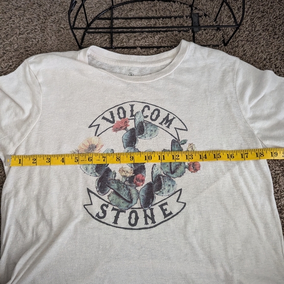 Large volcom t-shirt - Picture 4 of 5